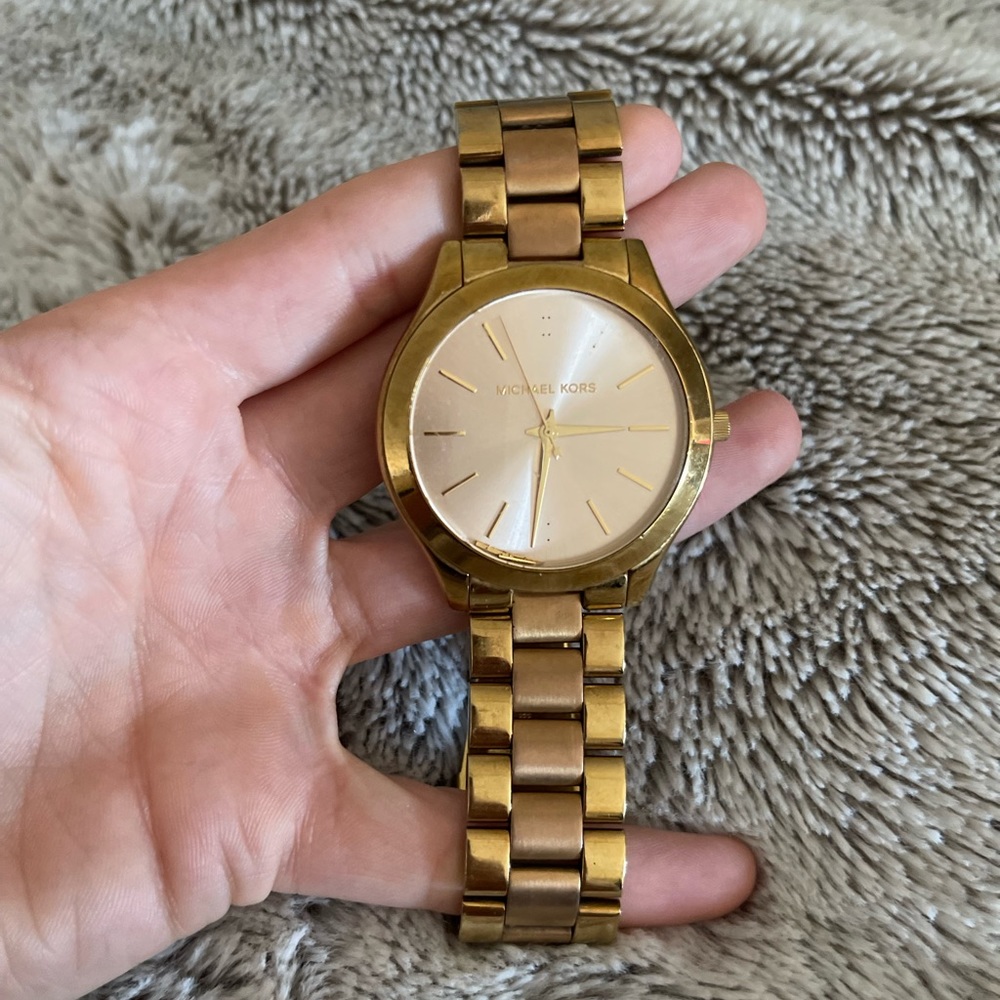MICHEAL KORS WATCH (GOOD CONDITION)